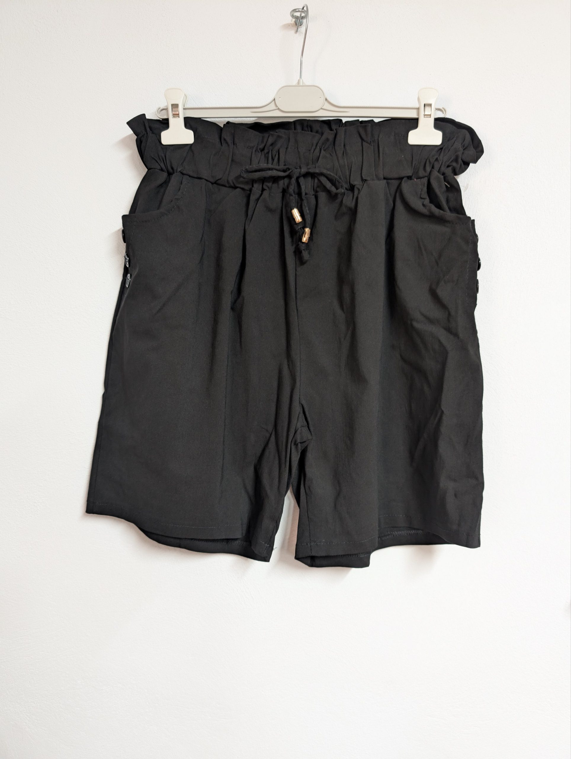 Bermudas botones negro